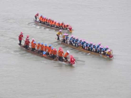 Cập nhật gia đua thuyền truyền thống thôn Lương Mai